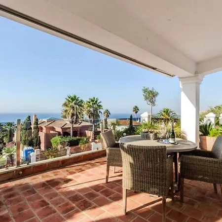 Apartment Stunning Offers Unparalleled Sea Views Heated Pool