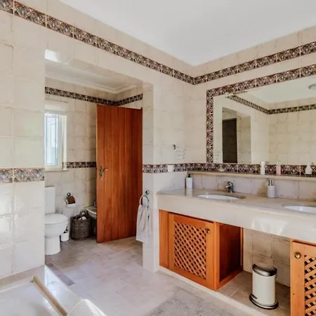 Stunning Offers Unparalleled Sea Views Heated Pool Apartment *
