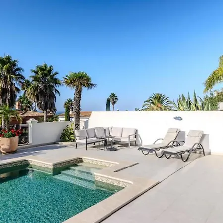 Apartment Stunning Offers Unparalleled Sea Views Heated Pool *