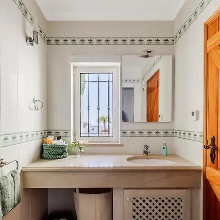 Apartment Stunning Offers Unparalleled Sea Views Heated Pool