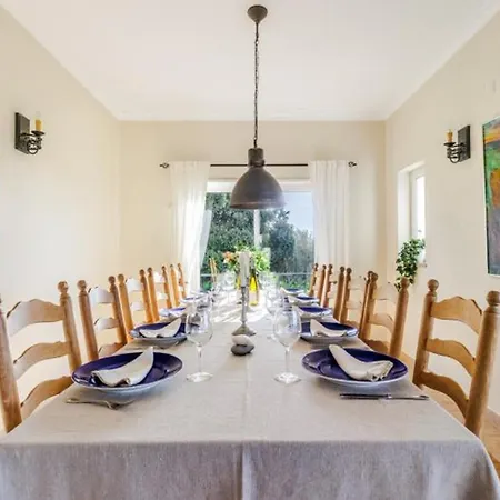Apartment Stunning Offers Unparalleled Sea Views Heated Pool *